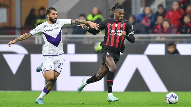 Aksi Rafael Leao di laga pekan ke-15 Liga Italia antara AC Milan vs Fiorentina REUTERS/Daniele Mascolo