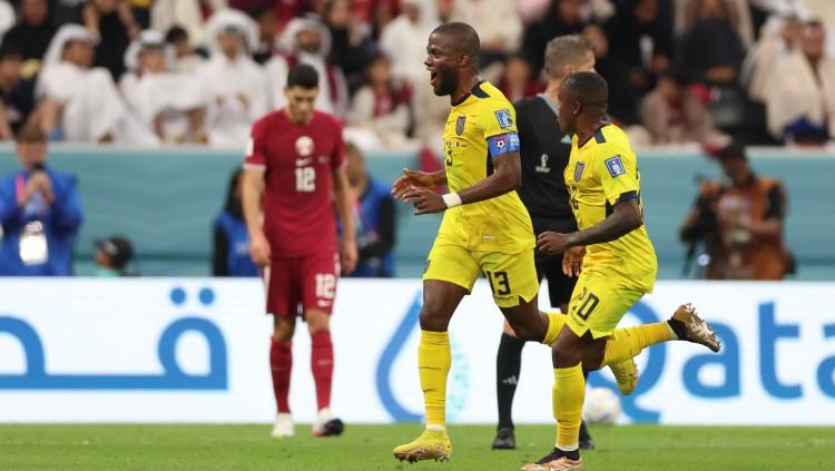 Striker Ekuador, Enner Valencia merayakan gol ke gawang Qatar di pertandingan pembuka Piala Dunia 2022 (REUTERS/Matthew Childs)