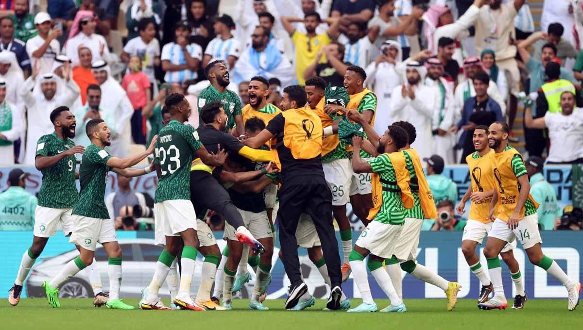 Selebrasi Arab Saudi saat merayakan gol kedua atas Argentina di Piala Dunia 2022. Foto: REUTERS/Carl Recine. - INDOSPORT