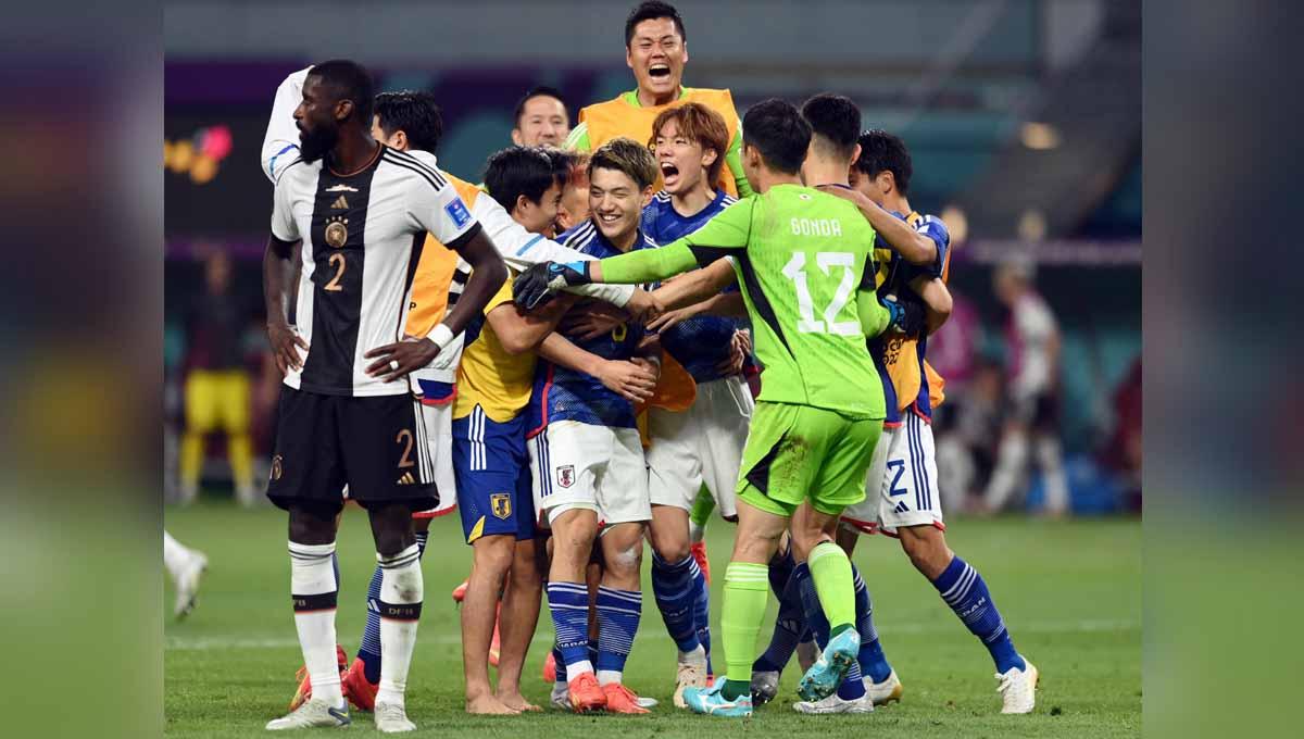 Para pemain Jepang meluapkan kegembiraannya usai mengalahkan Jerman. Foto: REUTERS/Annegret Hilse. - INDOSPORT
