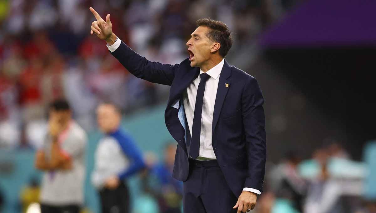 Berikut ini adalah profil Diego Alonso, sosok yang pernah satu tim dengan Syamsir Alam, kini telah menjadi pelatih Timnas Uruguay di Piala Dunia 2022. (Foto: REUTERS/Kai Pfaffenbach)