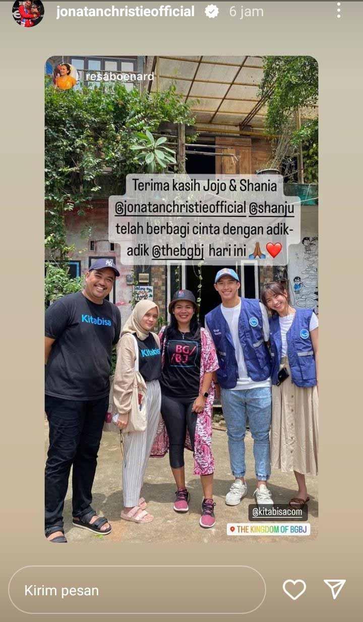 Christie dan Shanju jadi sukarelawan jelang BWF World Tour Finals 2022. (Foto: Instastory@jonatanchristieofficial) Copyright: Instastory@jonatanchristieofficial