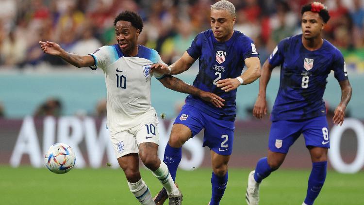 Tampil apik di Piala Dunia 2022, bek Timnas Amerika Serikat, Sergino Dest, bisa bikin empat pemain Liga Italia, AC Milan, ketar-ketir.