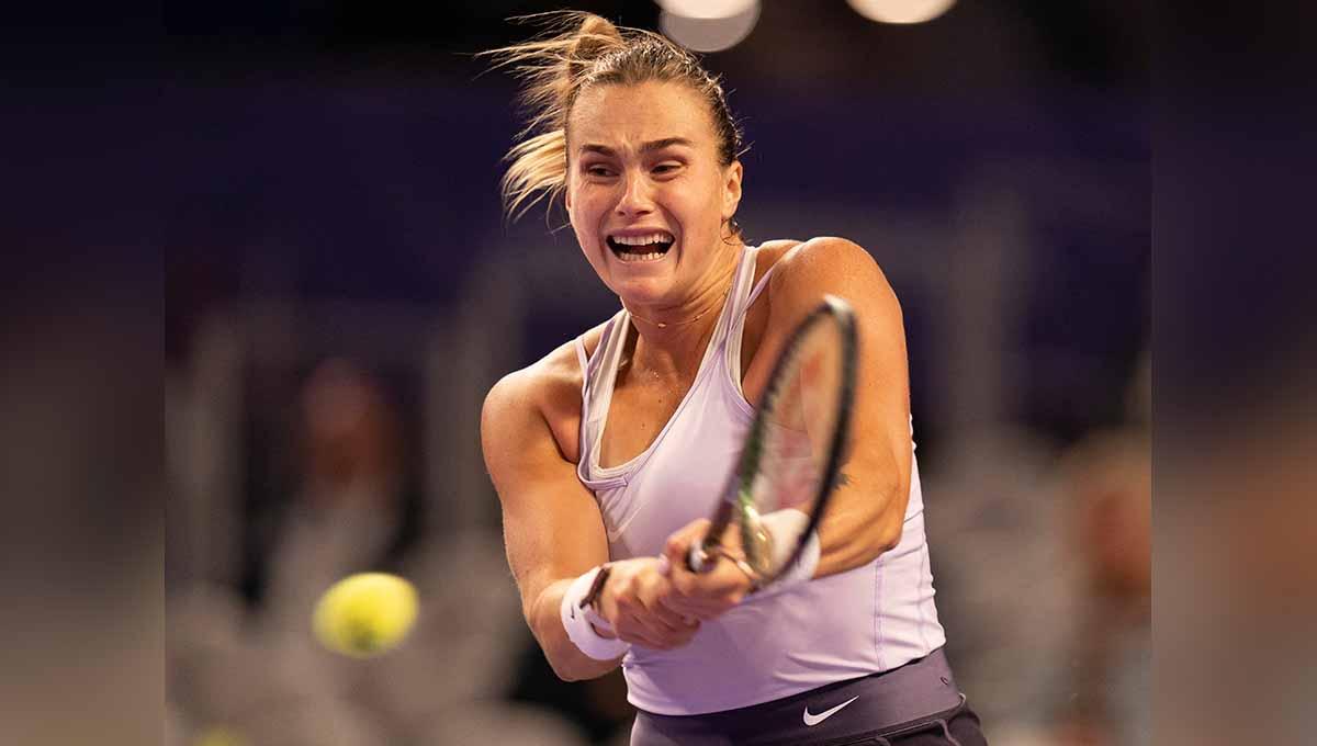 Aryna Sabalenka, petenis berusia 24 tahun, memamerkan pose menantang pakai bikini hijau mirip putri duyung, yang membuatnya jadi sorotan di media sosial.