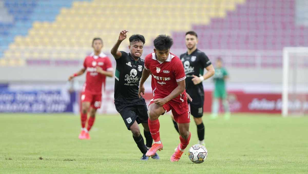 Uji coba Persis Solo melawan Persebaya Surabaya di Stadion Manahan Solo, Sabtu (26/11/22). (Foto: Persis Solo)
