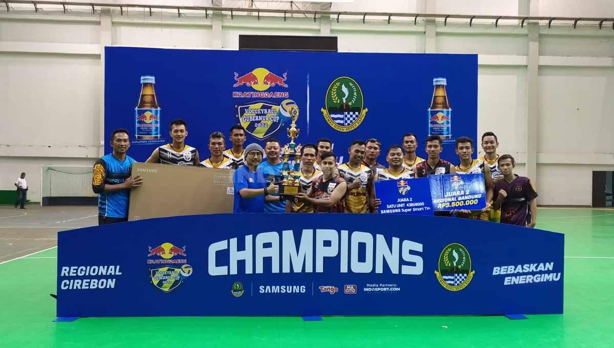 Tim Rendy Clothing runner-up turnamen bola voli Kratingdaeng Volleyball Gubernur Cup 2022 seri Bandung. (Foto: Arif Rahman/INDOSPORT) Copyright: Arif Rahman/INDOSPORT