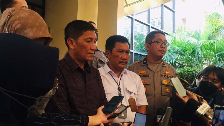 Direktur utama LIB, Ferry Paulus saat rakor dengan Kepolisian.