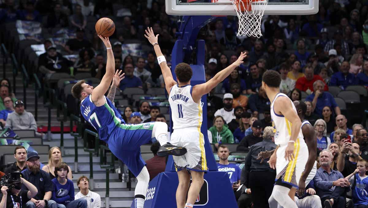 Bintang NBA, Luka Doncic, kembali menampilan permainan yang luar biasa setelah mengalahkan New York Knicks di babak overtime dengan skor 126-121. (Foto: REUTERS/Kevin Jairaj)