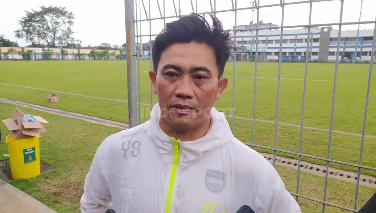 Pelatih fisik Persib, Yaya Sunarya, sangat menantikan kepastian mengenai kelanjutan Liga 1 2022-2023 dari PSSI, pasalnya kompetisi sudah cukup lama terhenti. - INDOSPORT