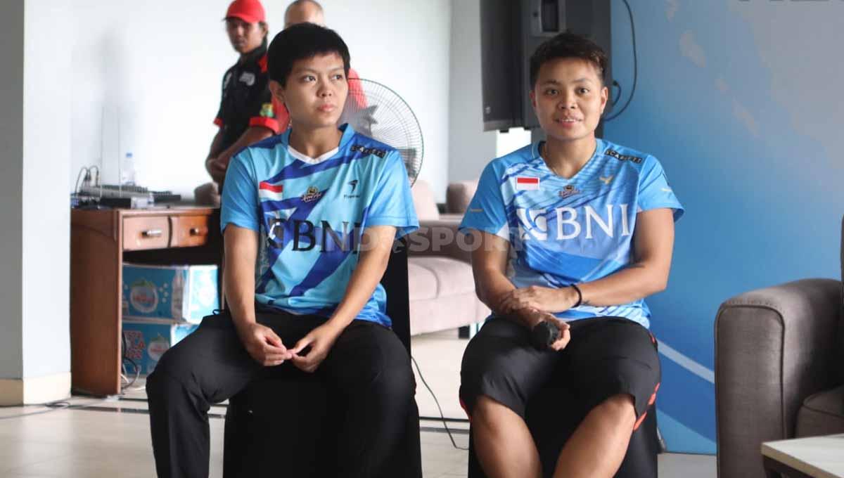 Ganda Putri Indonesia Apriyani Rahayu/Siti Fadia pada acara Jumpa Pers Kejurnas PBSI 2022 di Pelatnas Cipayung, Kamis (01/12/22).