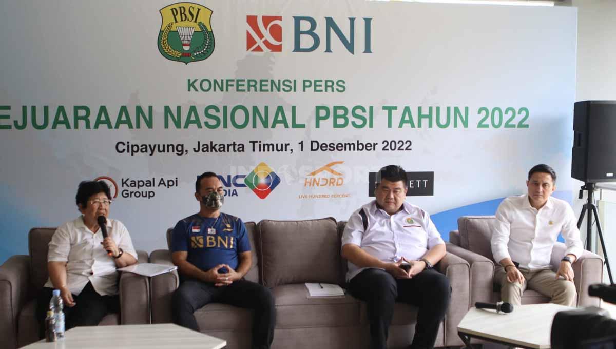Kabid Turnamen PBSI Mimi Irawan, Kabid Binpres PBSI Riony Mainaky , Ketua Panpel Kejurnas PBSI 2022 Arman Darmadji, Kasubid Pengembangan Prestasi Daerah PBSI Ricky pada acara Jumpa Pers Kejurnas PBSI 2022 di Pelatnas Cipayung, Kamis (01/12/22).