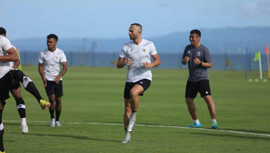 Bomber Bali United, Ilija Spasojevic, sangat bersemangat menuju partai uji coba melawan Persebaya Surabaya sebagai persiapan kontra PSM Makassar. (Foto: PSSI)