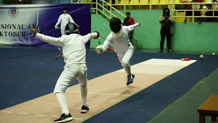 Anggar merupakan salah satu jenis olahraga yang memacu adrenalin dengan mengandalkan senjata dan teknik ketangkasan.