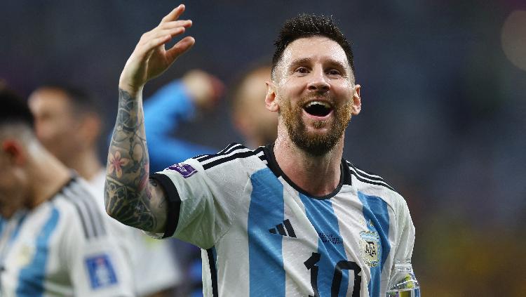 Pelatih Belanda, Louis van Gaal, membongkar kelemahan yang dimiliki oleh Lionel Messi, menjelang pertandingan melawan Argentina di Piala Dunia 2022. (Foto: REUTERS-Kai Pfaffenbach) - INDOSPORT