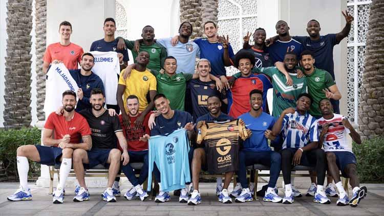 Pemain Timnas Prancis masing-masing memakai jersey klub pertamanya Copyright: twitter@equipedefrance