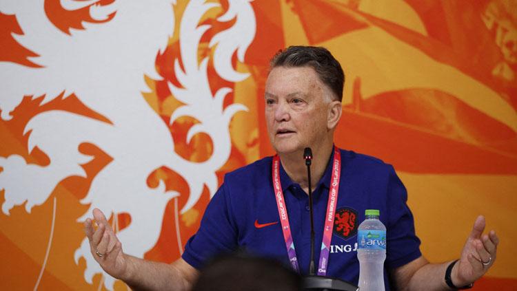 Pelatih Timnas Belanda, Louis van Gaal dalam konfrensi pers di Piala Dunia 2022 (Foto: REUTERS/John Sibley).