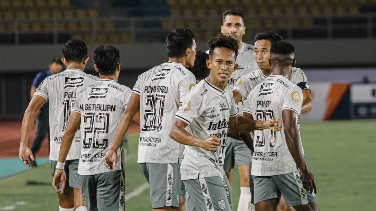 Pertandingan Bali United vs Persita Tangerang di Stadion Manahan, Surakarta, Senin (5/12/22). (Foto: Bali United) - INDOSPORT