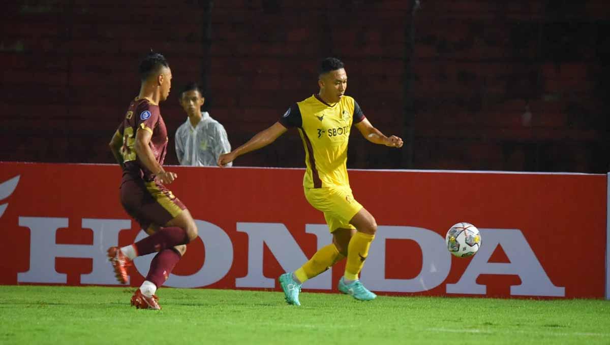 Laga antara PSM Makassar vs Persikabo 1973 di Stadion Sultan Agung, Bantul, Selasa (06/12/22). (Foto: MO Persikabo)