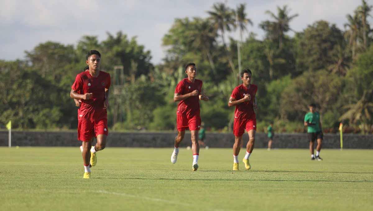 Timnas Indonesia dilaporkan akan pindah pemusatan latihan di Jakarta jelang Piala AFF sekaligus mengumumkan pencoretan 5 nama pemain. (Foto: PSSI) - INDOSPORT