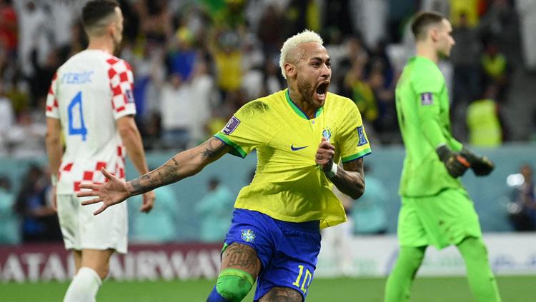Selebrasi pemain megabintang Brasil, Neymar usai jebol gawang Kroasia di babak perempatfinal Piala Dunia 2022 (Foto: REUTERS/Annegret Hilse).
