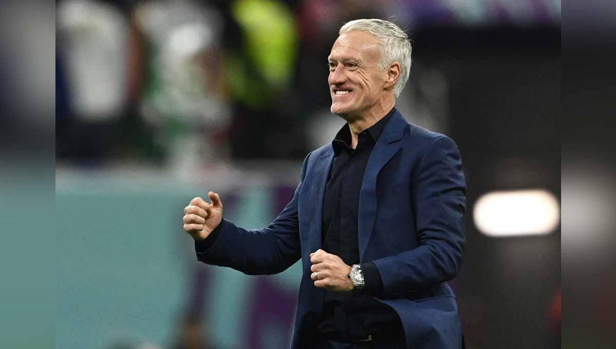 Pelatih Prancis Didier Deschamps saat merayakan kemenangan Prancis melaju ke semifinal Piala Dunia Qatar 2022. (Foto: REUTERS/Dylan Martinez) - INDOSPORT