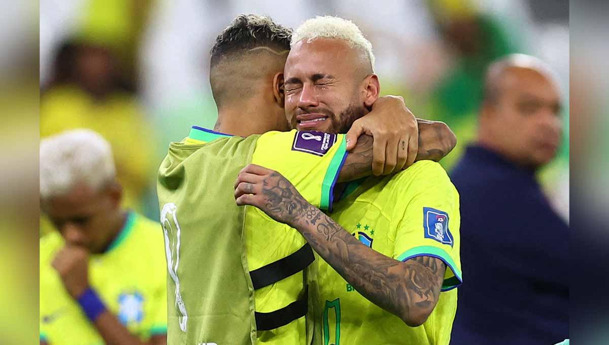 Neymar dari Brasil terlihat menangis setelah kalah dalam adu penalti di Piala Dunia Qatar 2022. (Foto: REUTERS/Hannah Mckay)