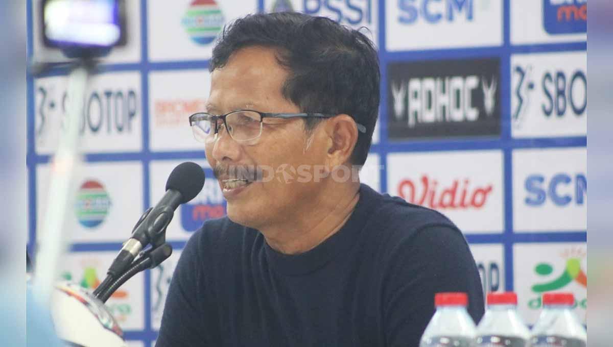 Persela Lamongan tetap pada jalurnya dengan mempersiapkan tim semaksimal mungkin dengan merekrut pelatih kawakan Djadjang Nurdjaman untuk promosi ke Liga 1.