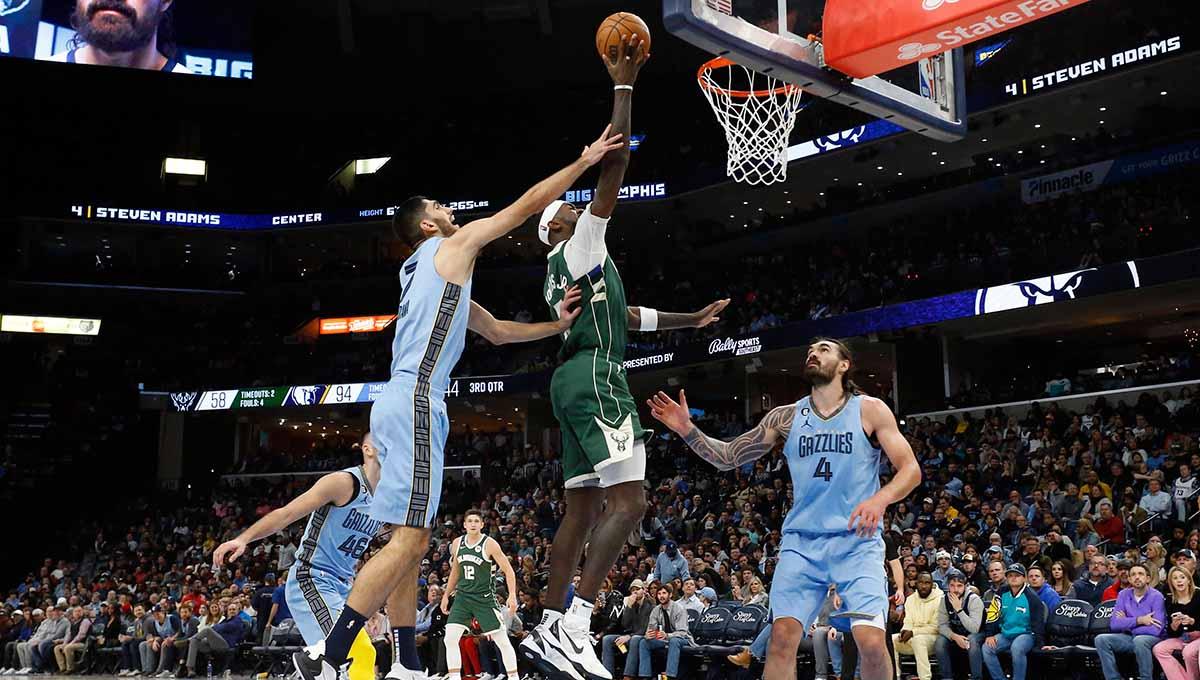 Rekap hasil NBA hari ini, Jumat (16/12/2022), menyajikan laga Milwaukee Bucks terbantai dan New Orleans Pelicans kalah tipis. - INDOSPORT
