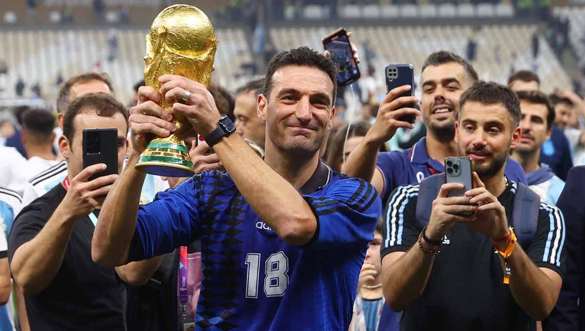 Lionel Scaloni memperpanjang kontrak di Timnas Argentina usai menyabet penghargaan sebagai pelatih terbaik FIFA setelah memenangkan Piala Dunia 2022. (Foto: REUTERS/Hannah Mckay) - INDOSPORT