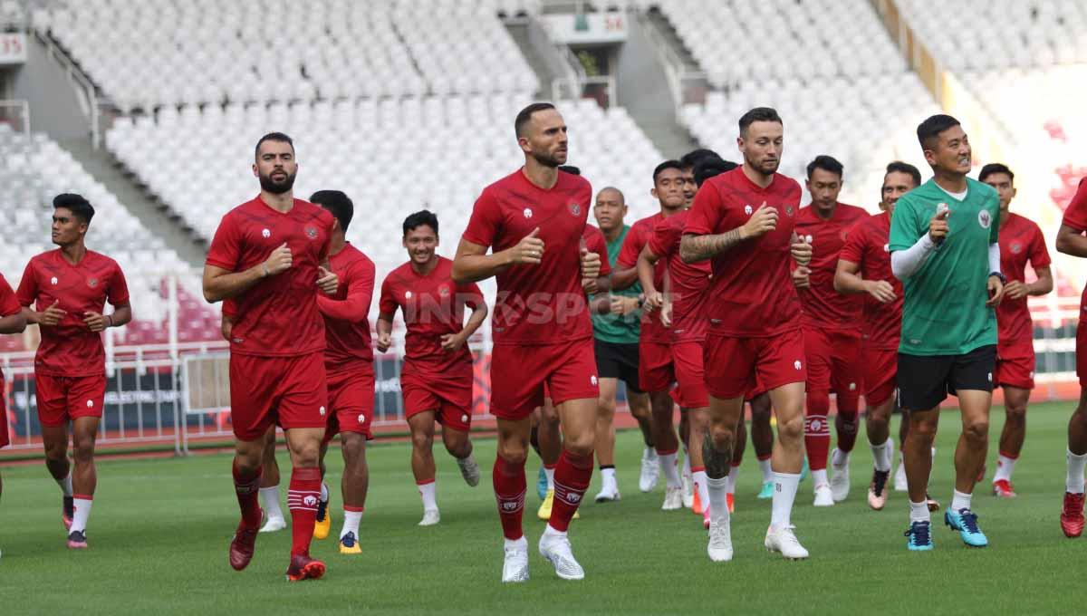 Latihan Timnas Indonesia Senior jelang laga Piala AFF 2022 melawan Kamboja di Stadion GBK, Selasa (20/12/22).