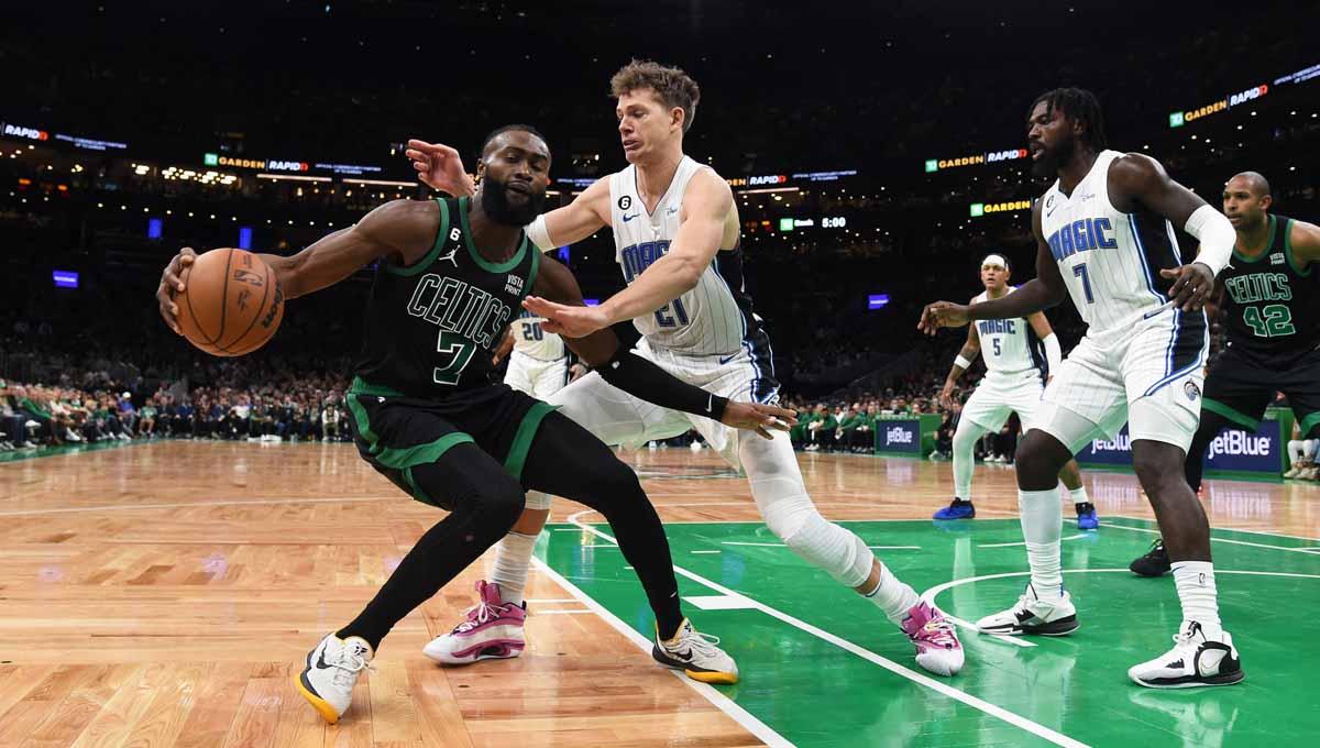 Laga NBA pada, Selasa (24/01/23) menghadirkan beberapa hal yang tidak terduga seperti tunduknya Celtics dan bangkitnya Rockets. (Foto: Boston Celtics vs Orlando Magic) - INDOSPORT