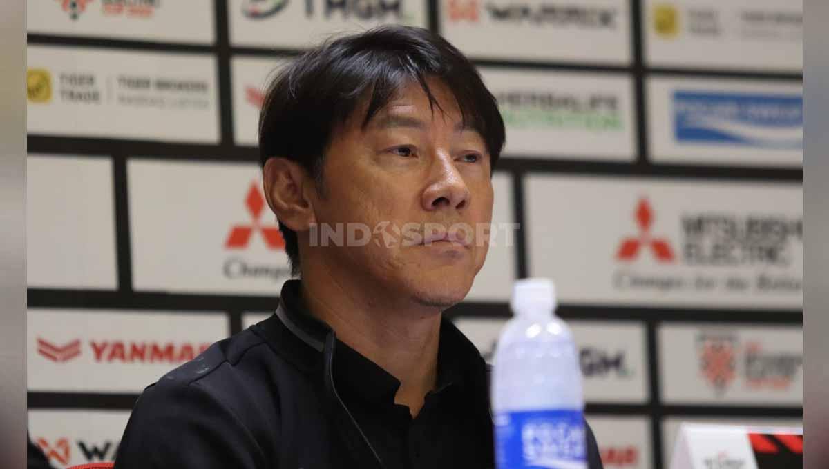 Pelatih Timnas Indonesia Shin Tae-yong pada sesi jumpa pers jelang laga Piala AFF 2022 melawan Kamboja di Media Center Stadion GBK, Kamis (22/12/22).
