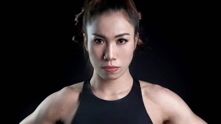 Petarung MMA wanita asal Indonesia, Linda Darrow resmi menyusul Priscilla Hertati Lumban Gaol bergabung dengan ONE Championship. - INDOSPORT