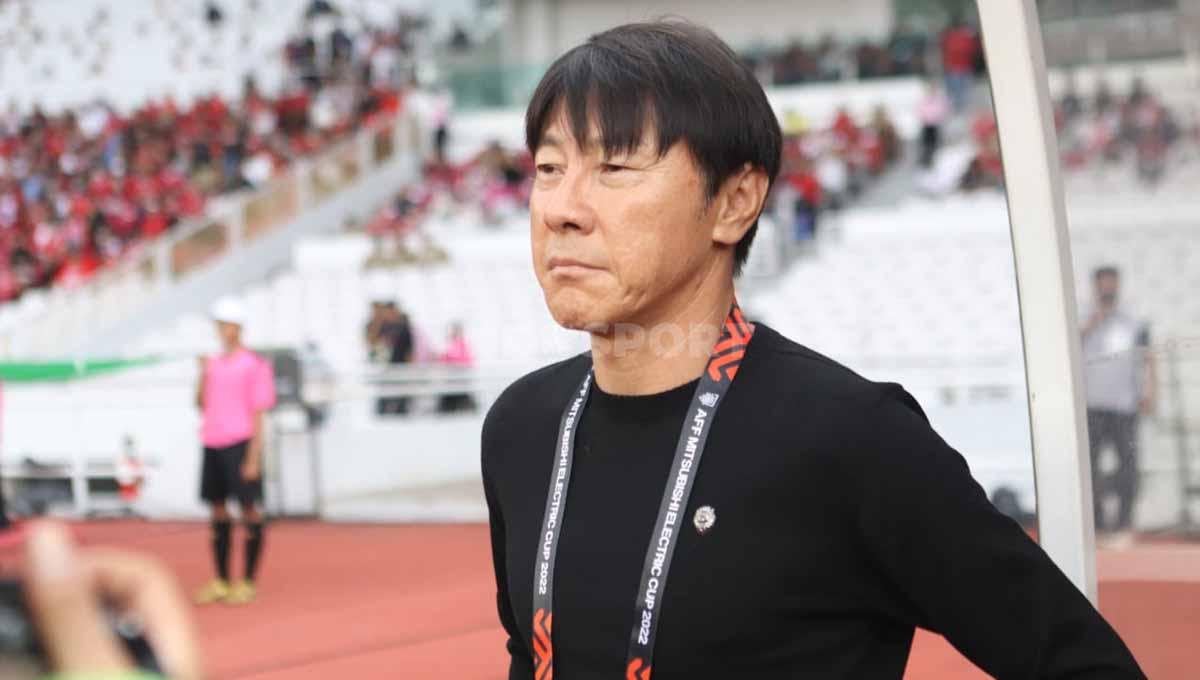 Direktur teknik PSSI, Indra Sjafri menjelaskan pihaknya telah lakukan evaluasi terhadap pelatih Timnas Indonesia, Shin Tae-yong pasca gagal di Piala AFF 2022. - INDOSPORT