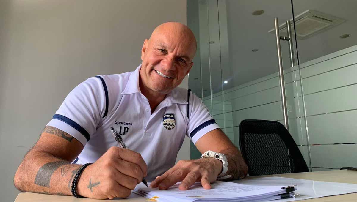 Menurut pelatih penjaga gawang Persib, Luizinho Passos, clean sheet yang dilakukan oleh Teja Paku Alam merupakan hal yang bagus. (Foto: Media Officer Persib)