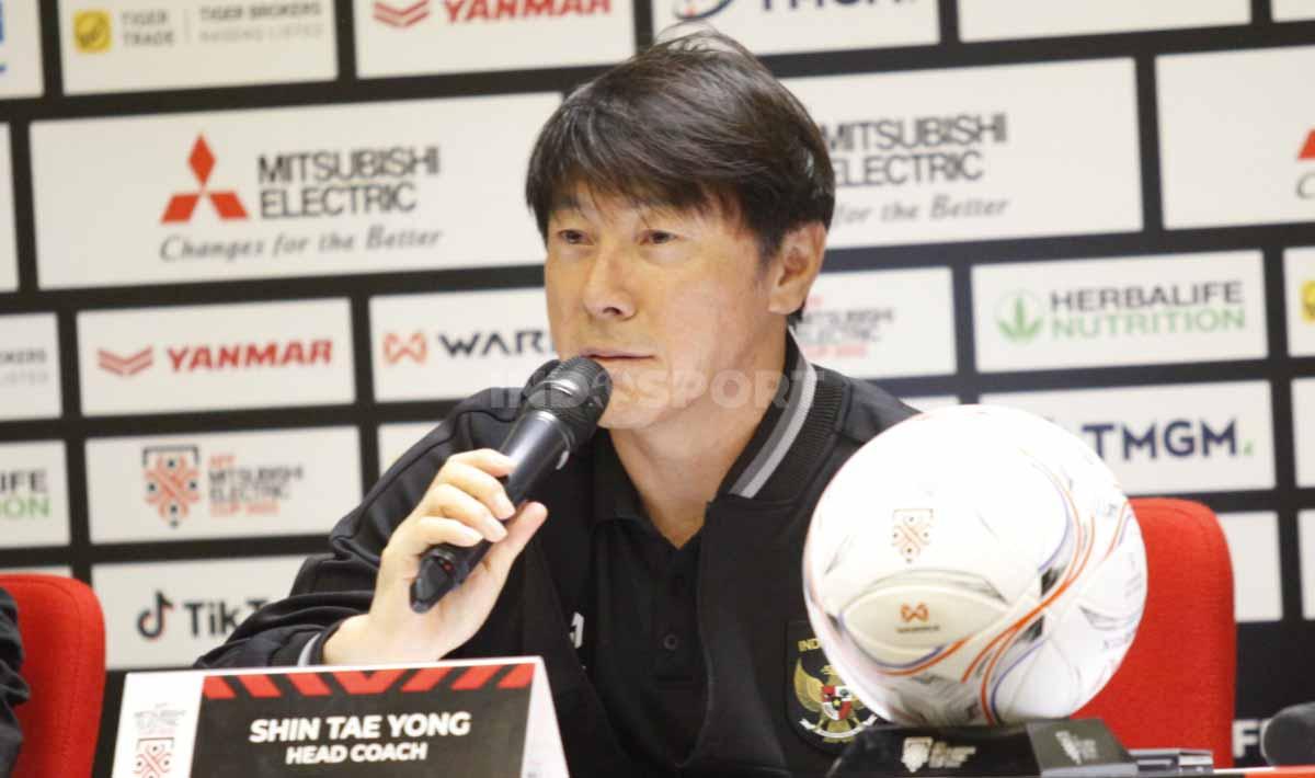 Pelatih Timnas Indonesia Shin Tae-yong jelang laga ketiga grup A Piala AFF 2022 antara Indonesia vs Thailand di Media Center stadion GBK, Rabu (28/12/22).