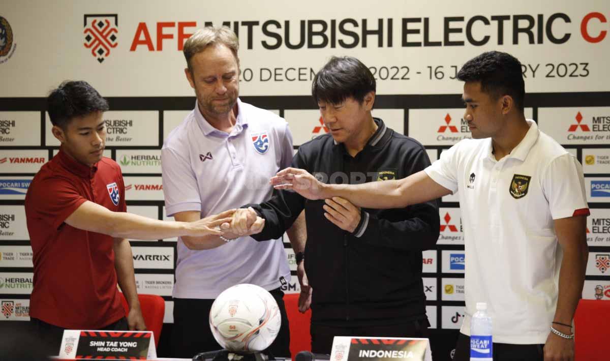 Mantan pelatih Thailand, Steve Darby, menuding bahwa kekalahan yang didapatkan oleh timnas Indonesia dari Vietnam adalah karma bagi Shin Tae-yong.