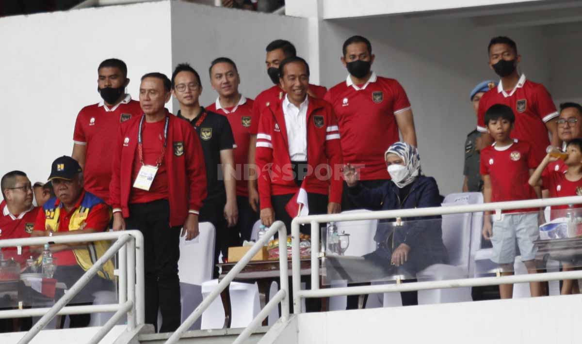 Presiden Jokowi hadir pada laga ketiga grup A Piala AFF 2022 antara Timnas Indonesia vs Thailand di Stadion GBK, Kamis (29/12/22).