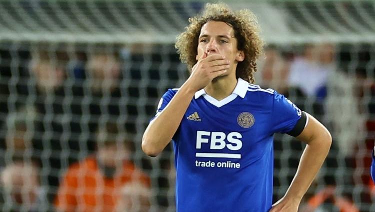 Wout Faes, pemain Leicester City yang menghadiahkan dua gol bunuh diri untuk Liverpool. Foto: REUTERS/Carl Recine.
