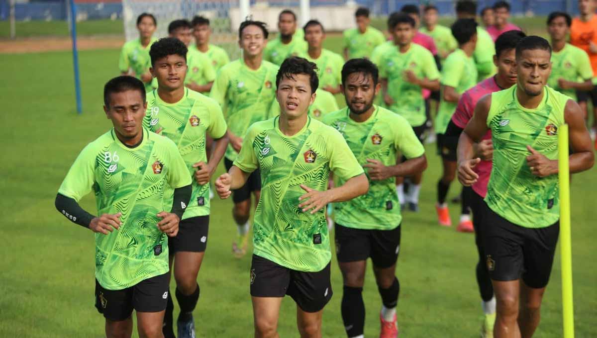 Jelang dimulainya paruh kedua Liga 1 2022-2023, Persik Kediri telah mencapai kesepakatan dengan bek muda Persija Jakarta, Rangga Widiansyah. - INDOSPORT