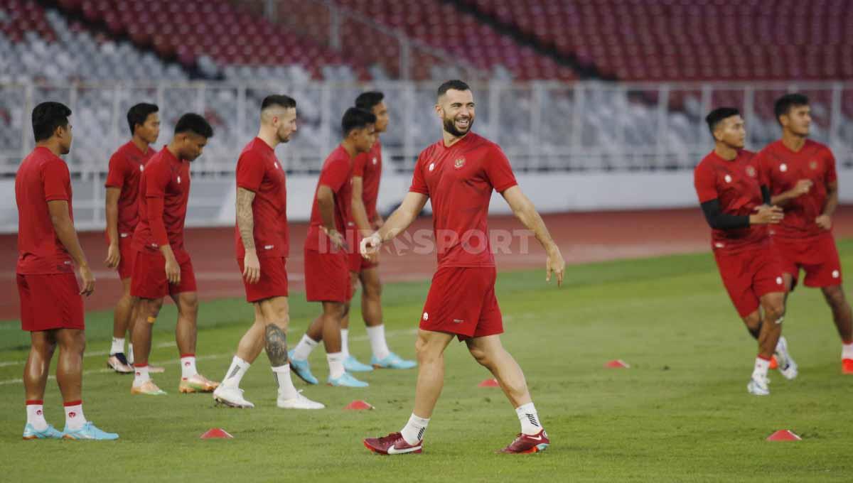 Pertandingan leg pertama semifinal Piala AFF 2022 antara Timnas Indonesia vs Vietnam pada babak pertama berakhir sama kuat dengan skor 0-0.