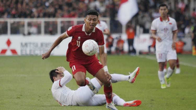 Aksi Dendy Sulistyawan di laga leg pertama semifinal Piala AFF 2022 antara Timnas Indonesia vs Vietnam, Jumat (06/01/23) - INDOSPORT