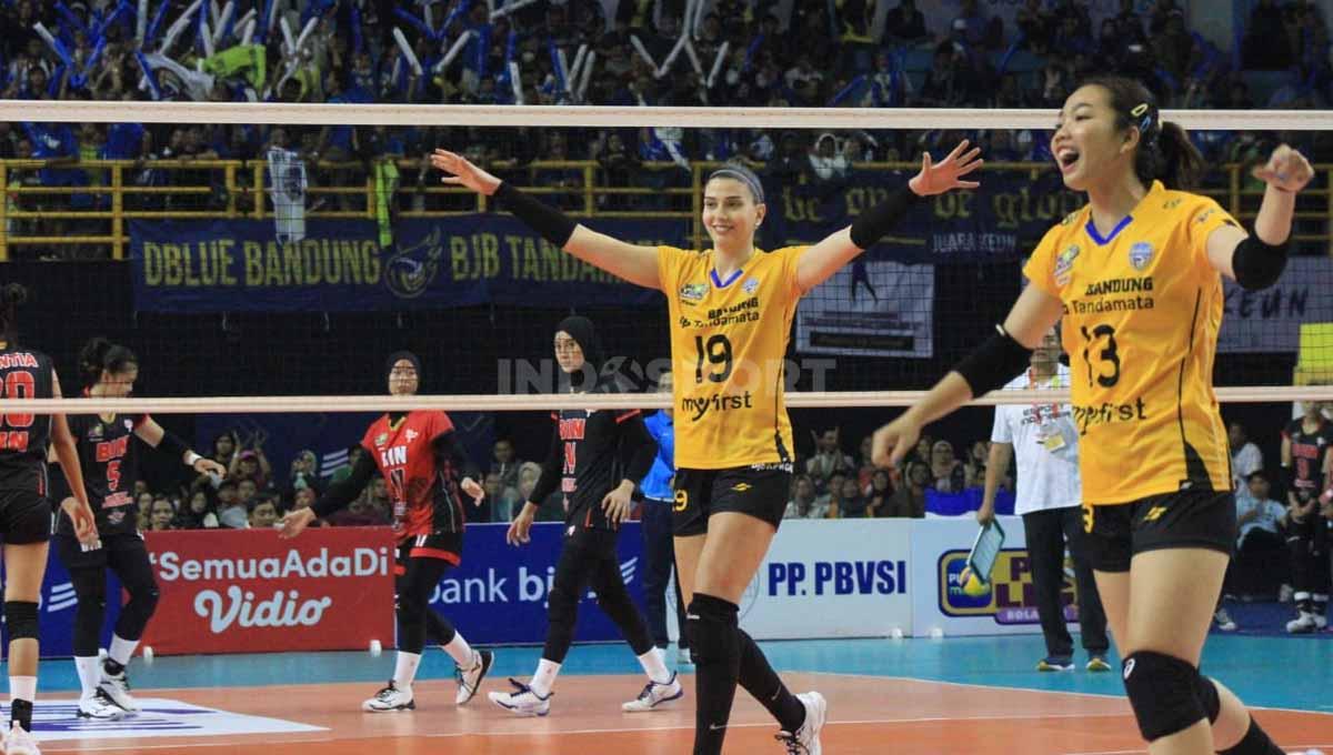Pemain voli putri asal Turki, Ceren Kapucu menjalani debut bersama Bandung BJB Tandamata di Proliga musim 2023, saat menghadapi tim putri Jakarta BIN, Minggu (08/01/23).