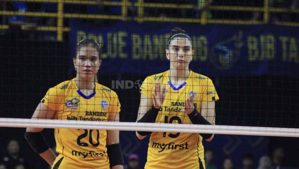 Pemain voli putri asal Turki, Ceren Kapucu menjalani debut bersama Bandung BJB Tandamata di Proliga musim 2023, saat menghadapi tim putri Jakarta BIN, Minggu (08/01/23).