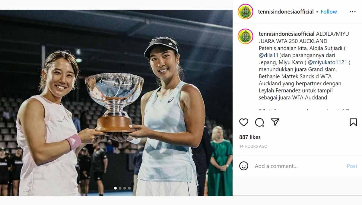 Ekspresi mengharukan petenis Indonesia, Aldila Sutjiadi, jadi sorotan kala mengganas tembus semifinal Indian Wells 2023 bersama partnernya, Miyu Kato. - INDOSPORT