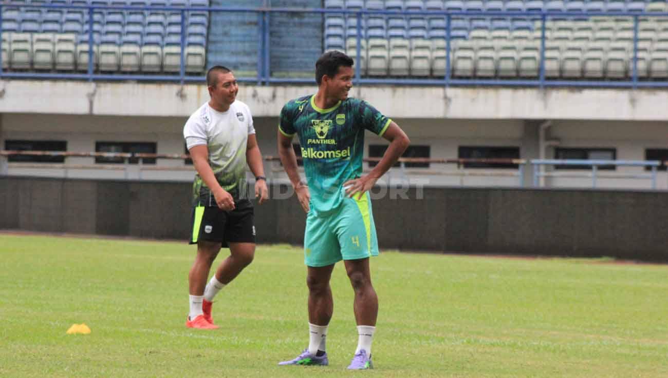 Bayu Mohamad Fiqri saat Official Training di Stadion GBLA, Selasa (10/01/23), jelang laga tunda pekan ke-11 Liga 1 2022-2023 menghadapi Persija Jakarta.