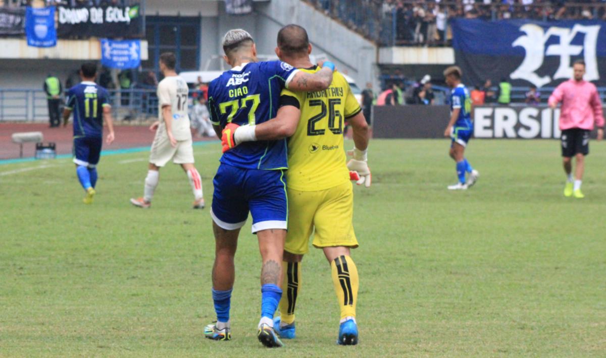 Pertandingan tunda Liga 1 antara Persib Bandung melawan Persija Jakarta di Stadion GBLA, Rabu (11/01/2023).