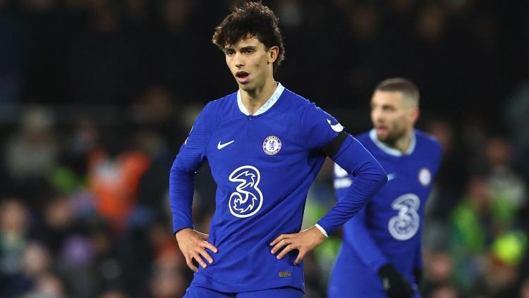 Pemain The Blues, Ben Chilwell, membuat Joao Felix murka menjelang pertandingan Liga Inggris 2022-2023 (Premier League) antara West Ham vs Chelsea. (Foto: REUTERS/David Klein)