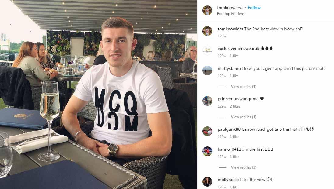 Tom Knowles, striker klub Walsall FC. (Foto: Instagram@tomknowless)