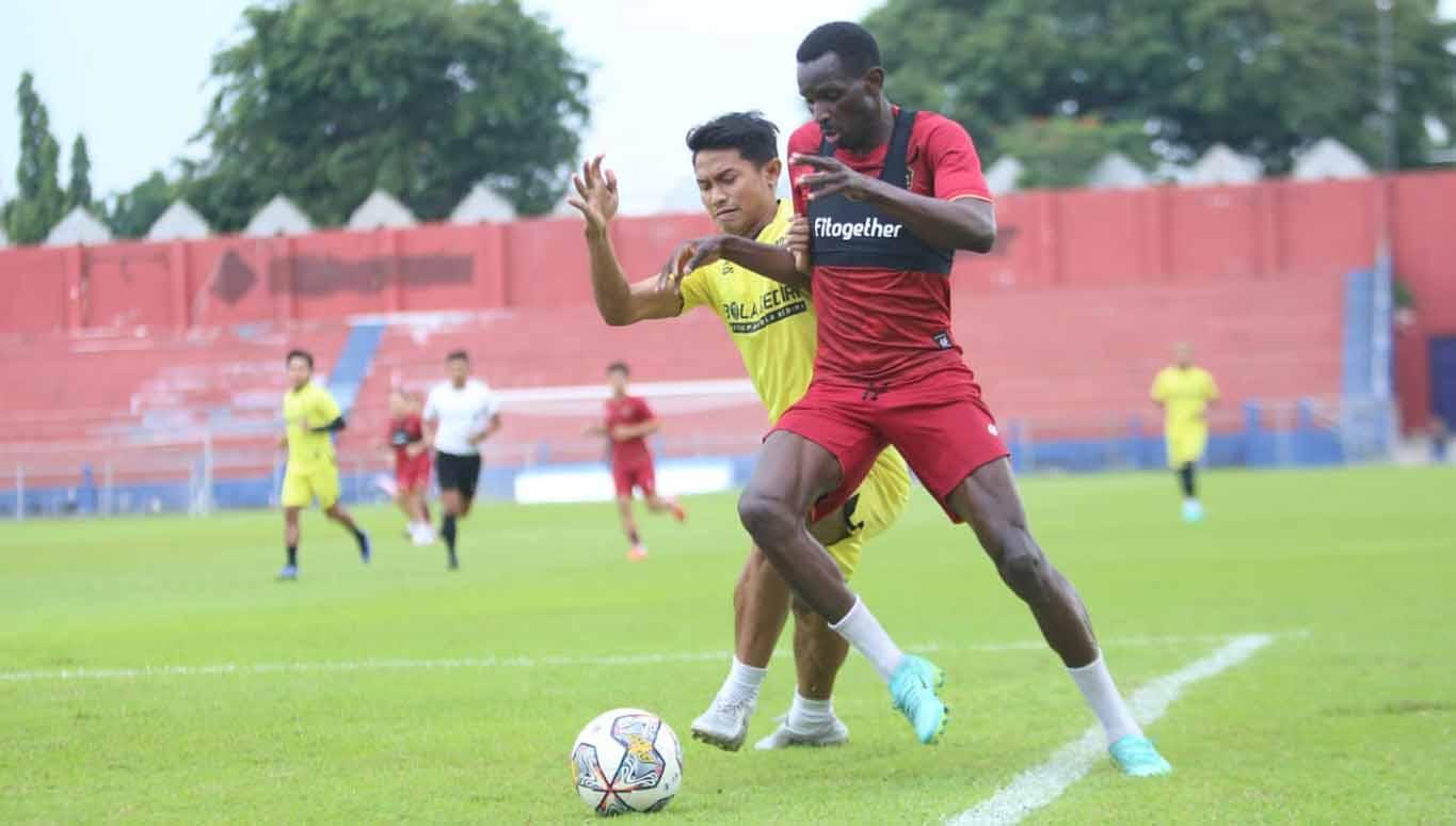 Striker asing baru Persik, Flavio Silva (kanan), kini sudah dapat nama panggilan khusus dari rekan setimnya.